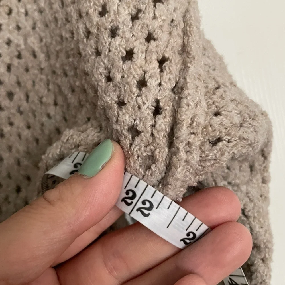 aerie Women’s Size Small Open-Knit V-Neck Sweater in Cream/Tan